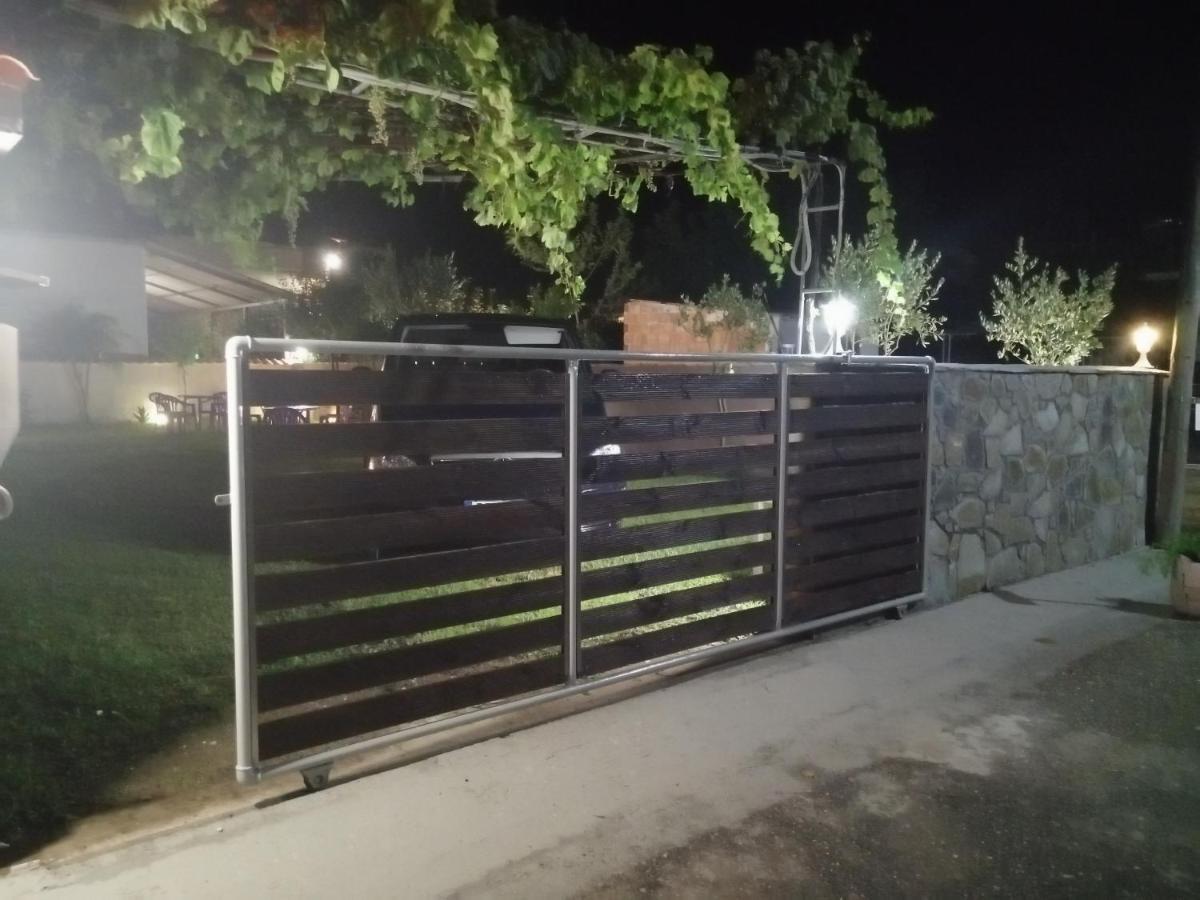 Ο Ακλόνητος Nea Mesangala Exterior foto